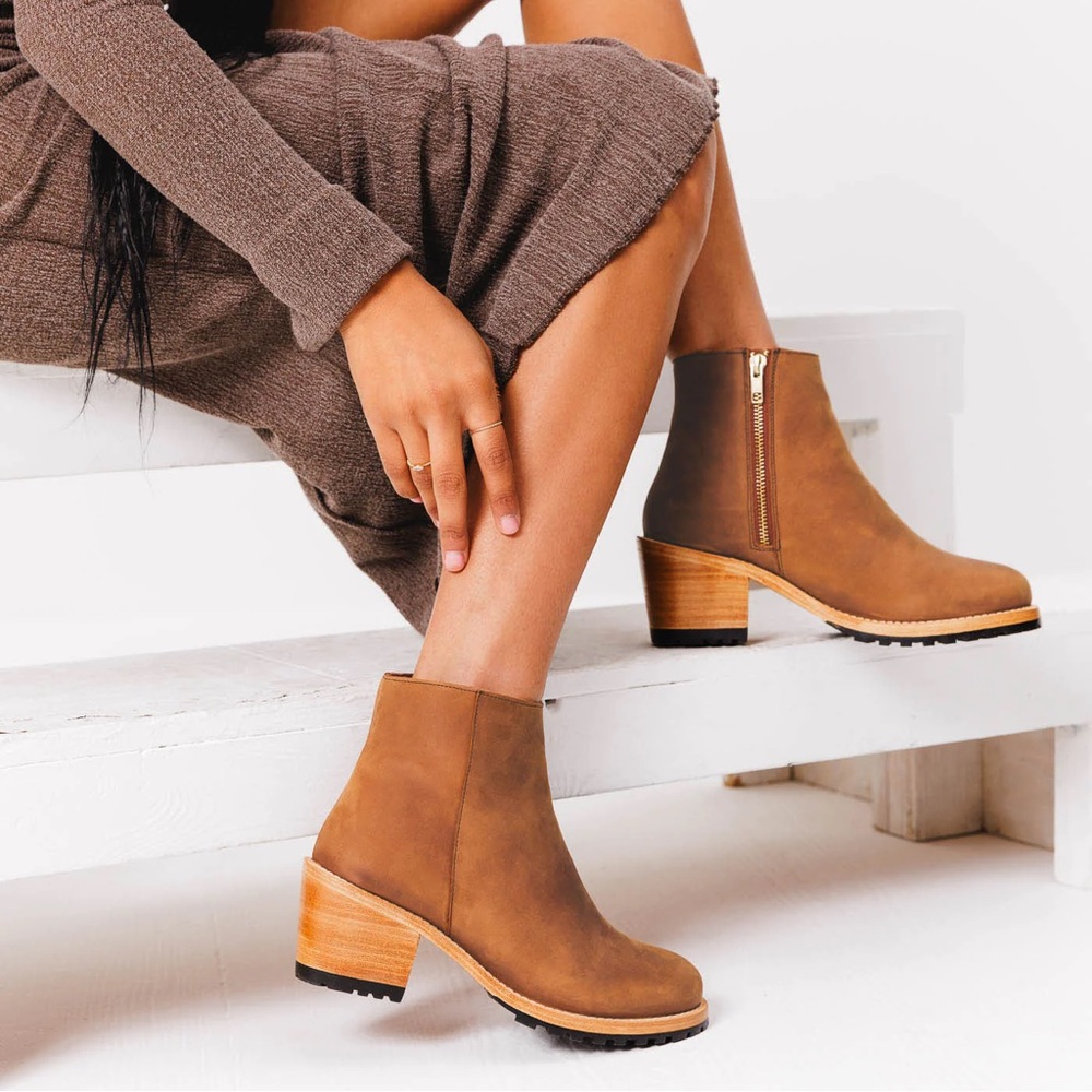 *NEW* Brown Portland Leather Ankle Boot! Size 7.5, never worn, real leather!